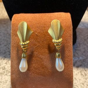 MJ Ent-Vintage Matte Earrings